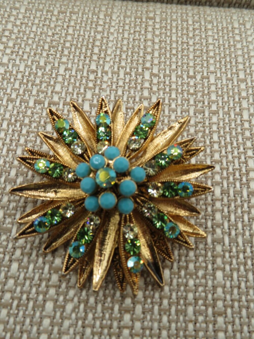 Vintage Starburst Faux Turquoise & Green Rhinestone AB Gold Tone Brooch - Picture 4 of 8